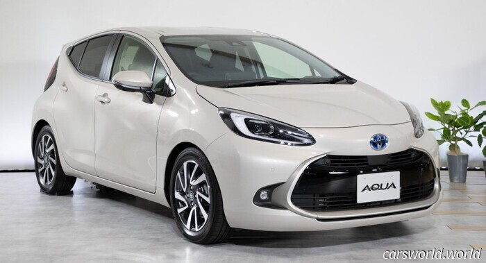 Младший брат Toyota Prius может перенять его лицо в следующем обновлении | Carscoops